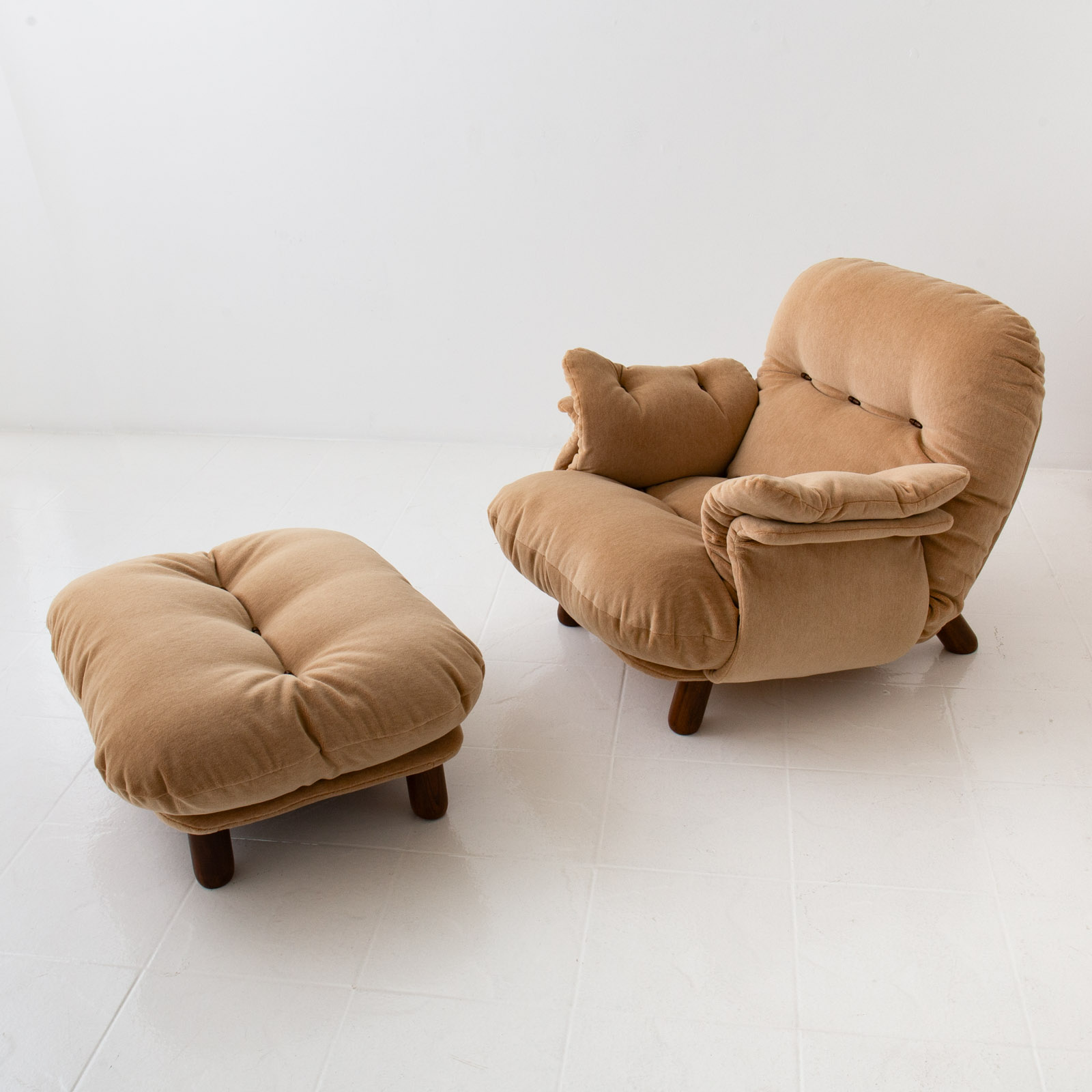 INSA Chair and Footstool B 6 v2